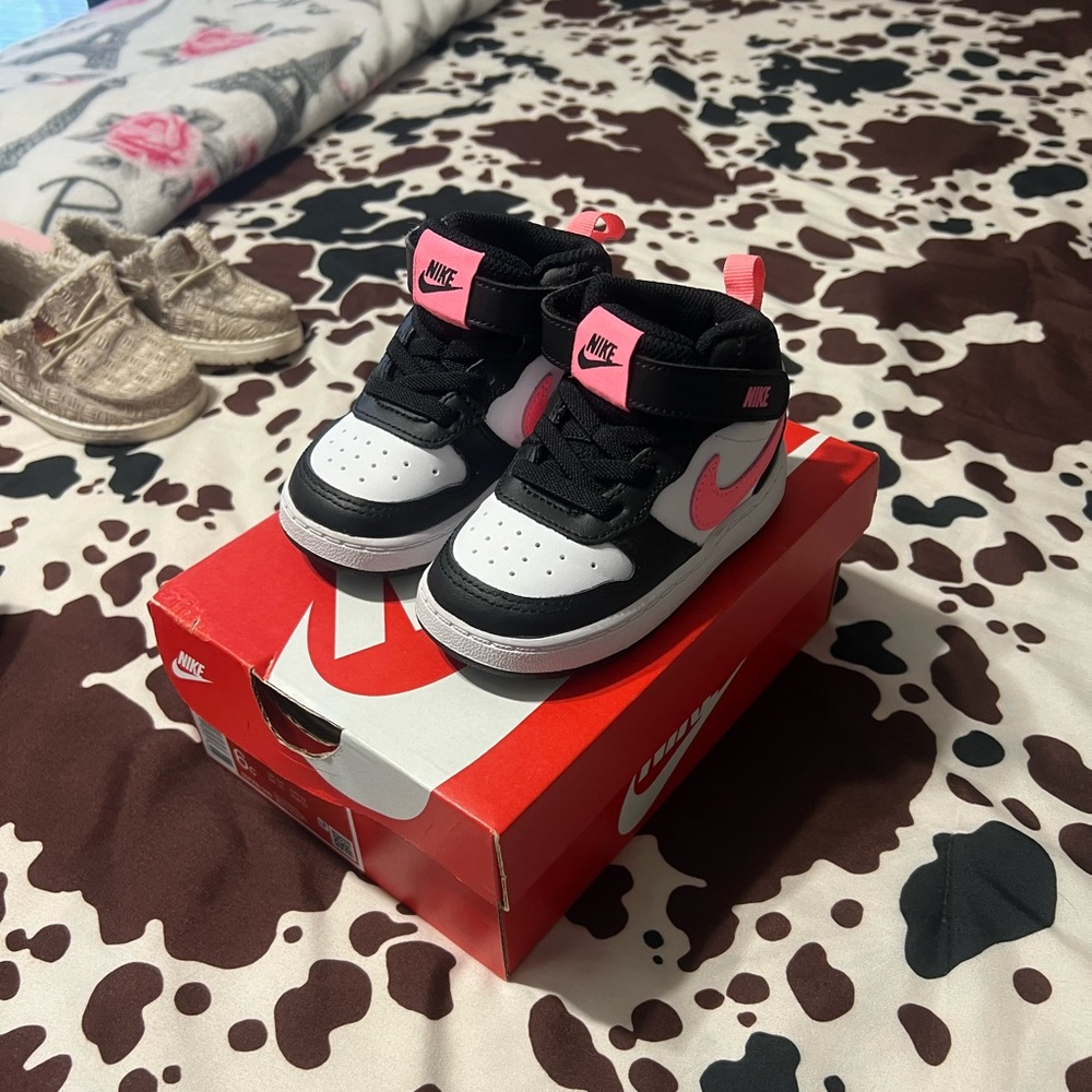 Nike baby shoes pink black and white box included